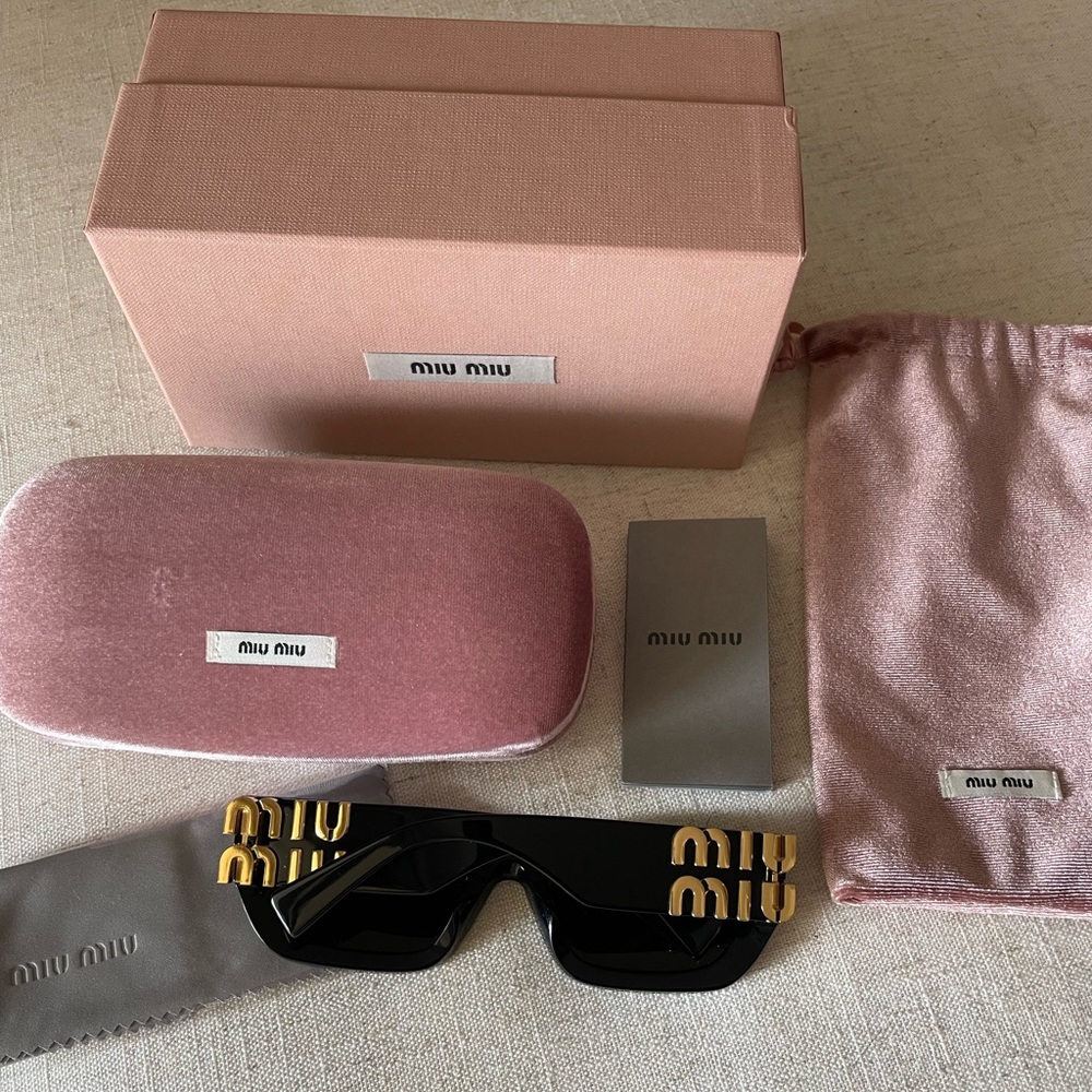 Authentic Miu Miu Sunglasses SMU 09W